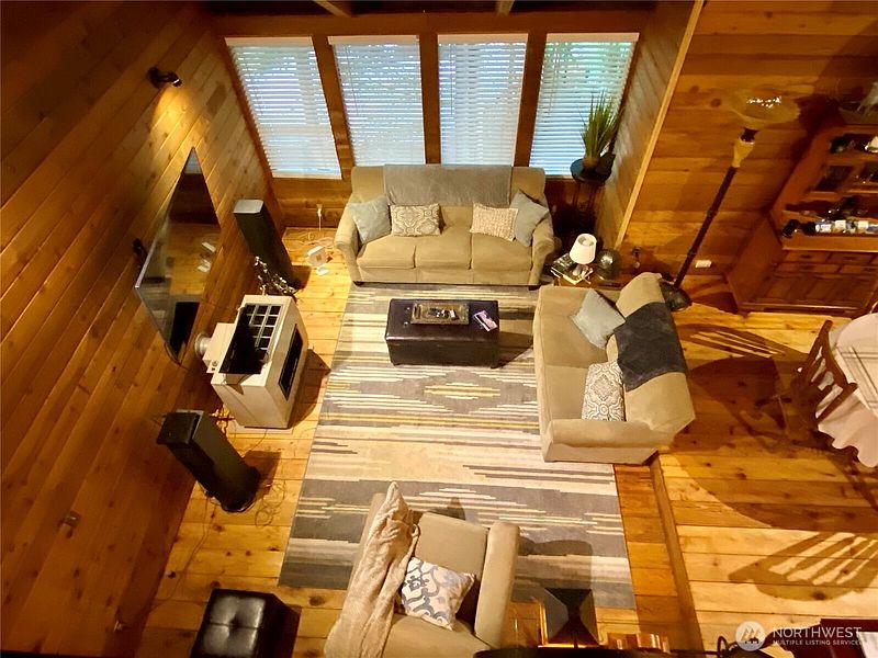 4th image of 16726 Mountain Side Drive E