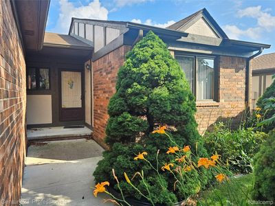 4866 Elm Tree Ln, Warren, MI, 48092