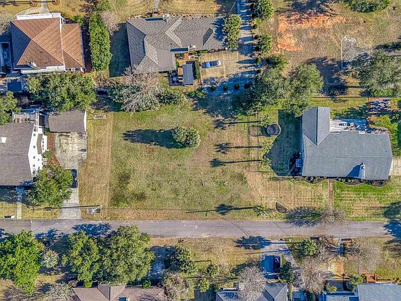 2nd image of 1009 Harbourview Cir