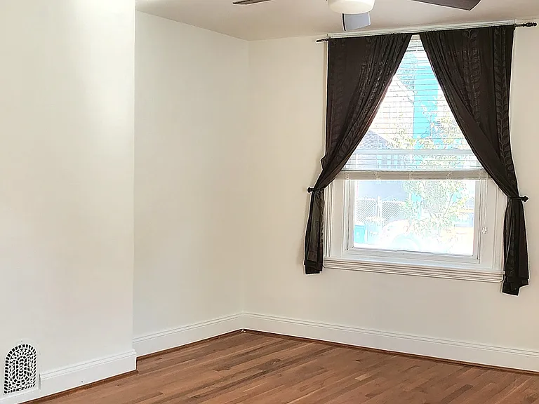 3591 Calumet St — Photo 25