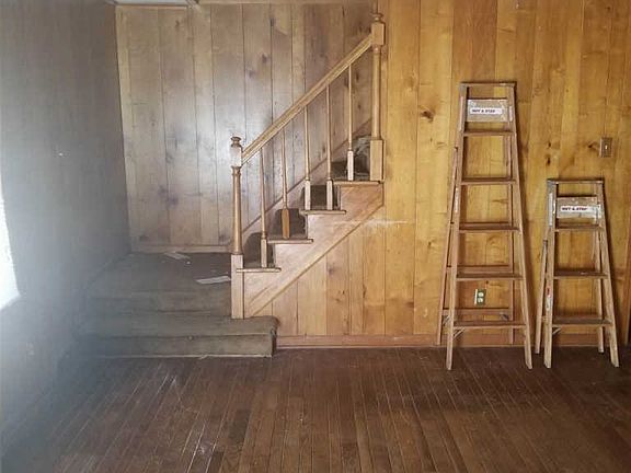 3rd image of 1621 Carol Dr