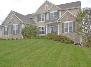 N56W35146 Pondview Ln, Oconomowoc, WI 53066