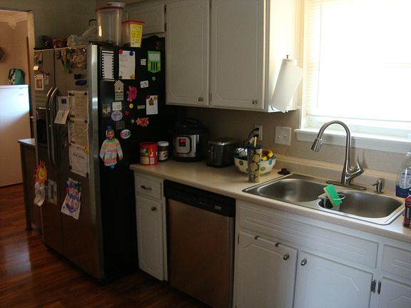 5th image of 1604 Evergreen St