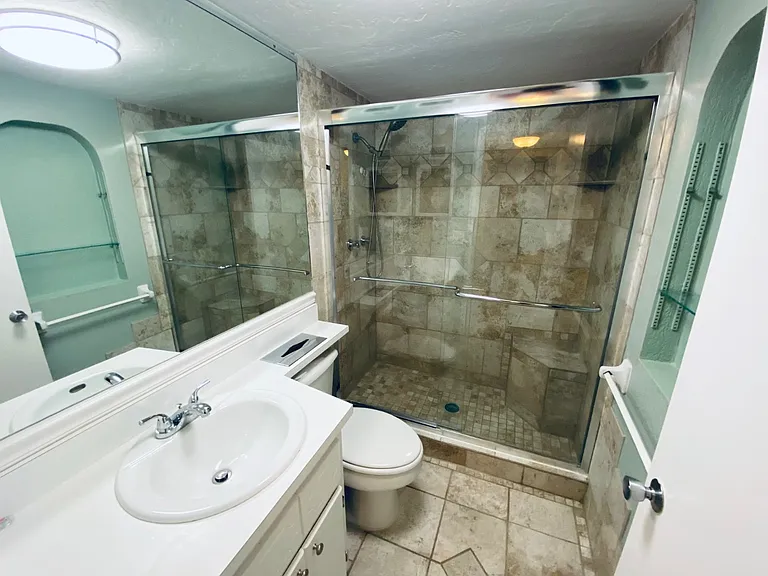 117 Country Club Dr #702 — Photo 16