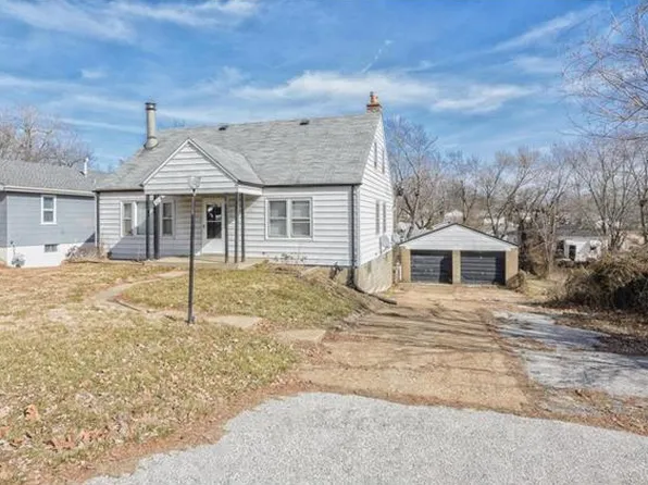 9810 Balboa Dr, Saint Louis, MO 63136