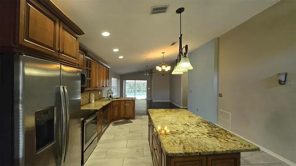 3 bed, 1467 sqft, $2,775 — Photo 2