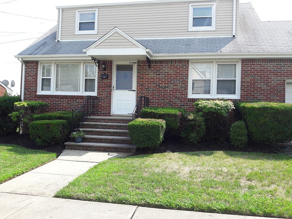 1st image of 23 Pulaski Dr