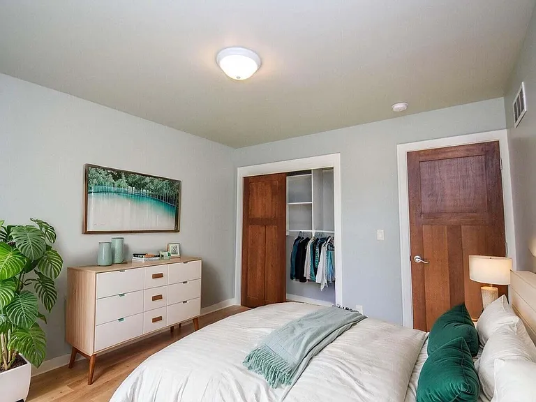 1255 Westwood Dr — Photo 17