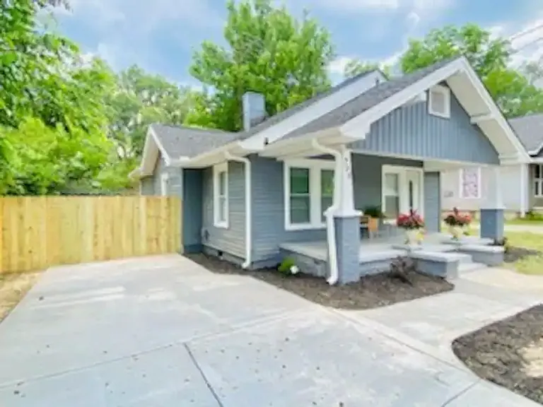 205 W Morgan St — Photo 2