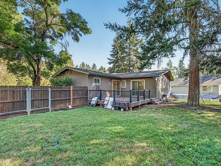 870 S Oregon St — Photo 19