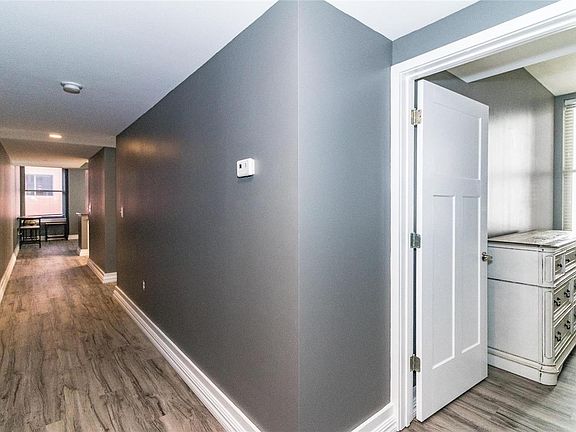 3rd image of 314 N Broadway Ave #707