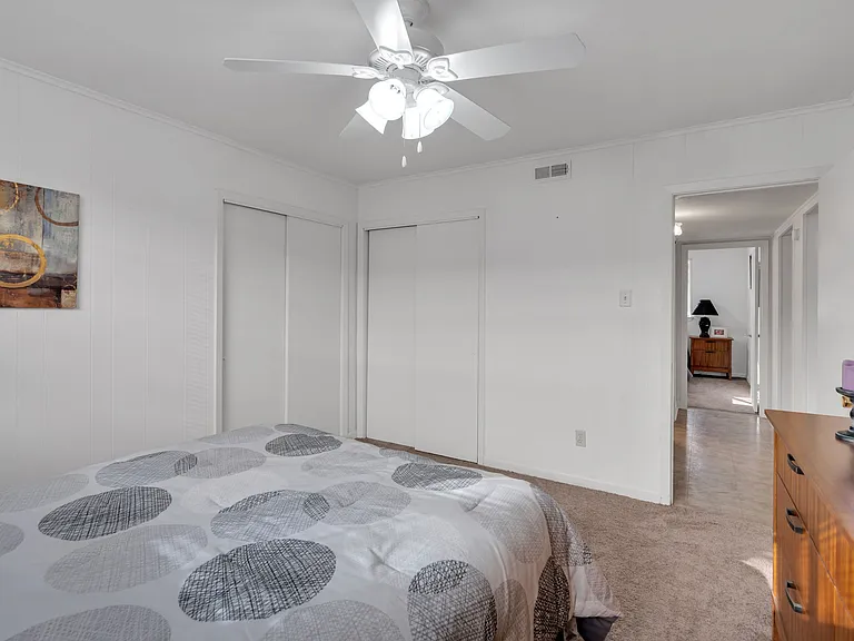 Courtland Park Apartments — Photo 3
