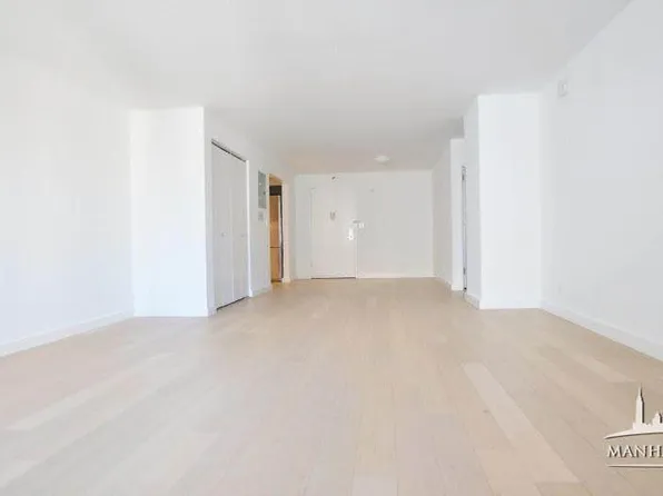 222 East 39th Street image 4 of 15