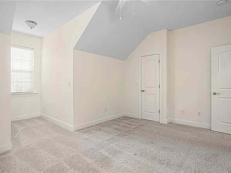 4138 Baylor St — Photo 20