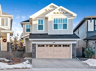186 W Grove Point SW, Calgary, AB T3H 1Y7