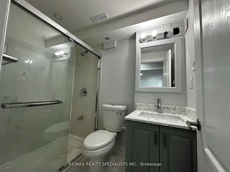 43 Earlsbridge Blvd #LOWER — Photo 4
