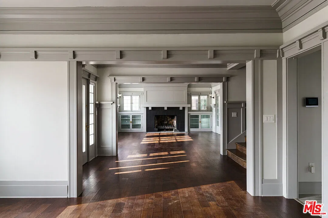 5 bed, 3.0 bath, 4224 sqft, $7,998 — Photo 4