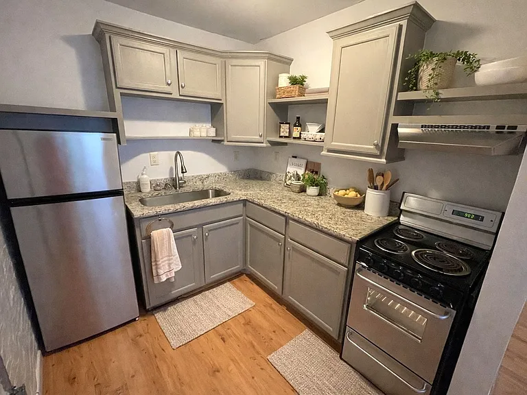76 Nassau Street — Photo 14