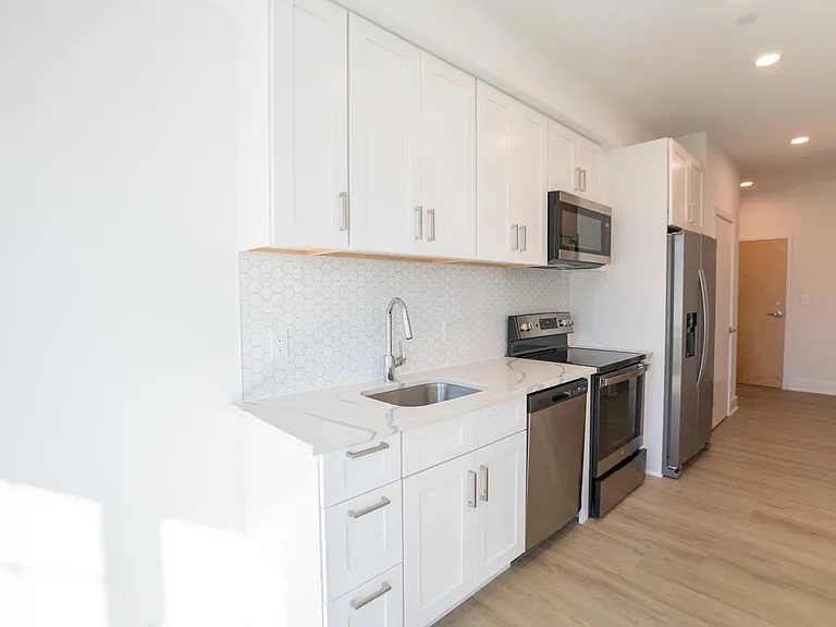 1324 Frankford Ave — Photo 39