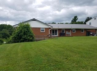235 S Preston Rd, Vinton, VA 24179