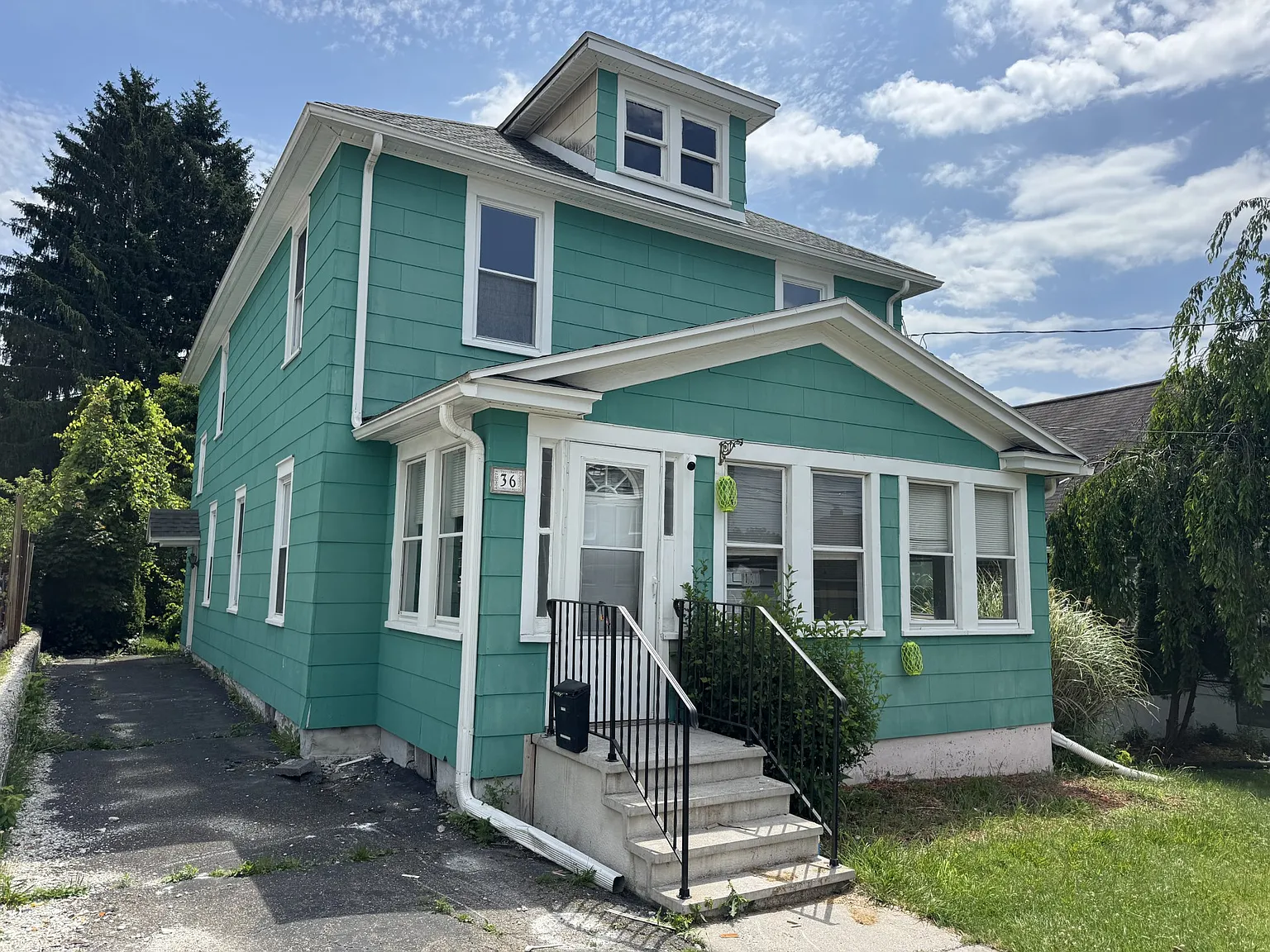 2 bed, 1000 sqft, $1,350 — Photo 1