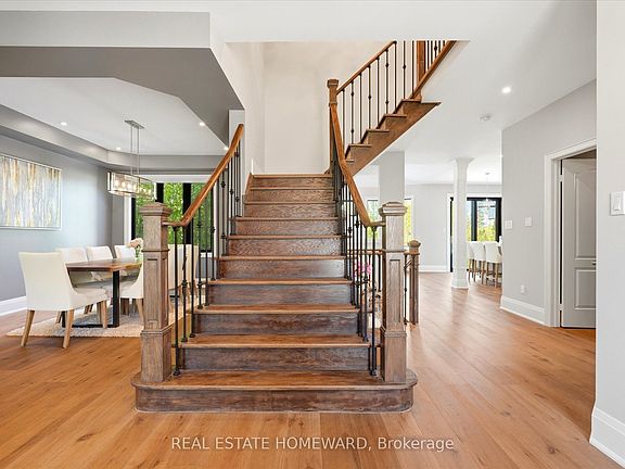 5th image of 2471 Castlebrook Rd
