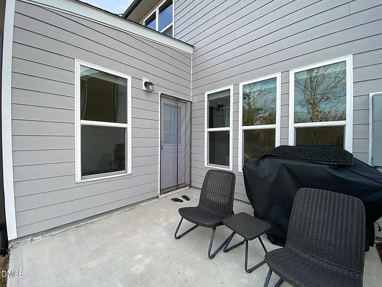 138 Eagleson St — Photo 28