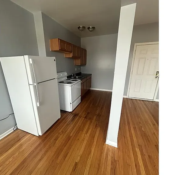 2207 E 75th St #2A — Photo 1