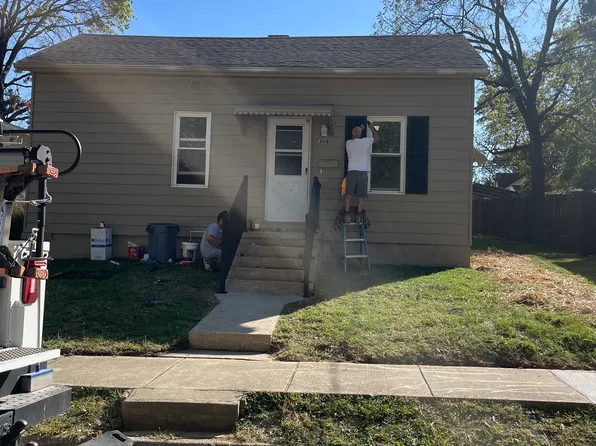 306 W Center St, Lebanon, IL 62254