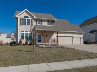 175 Pleasant View Dr, Waukee, IA 50263