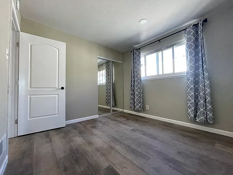 4399 Callan Blvd — Photo 4