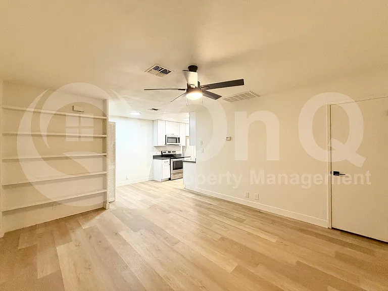 9015 W Elm St #7 — Photo 12