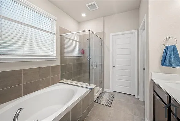 618 Ellwood Terrace Ln — Photo 14