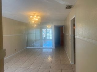 2073 E Bond Dr, West Palm Beach, FL 33415