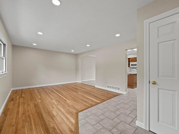 4th image of 573 Illinois Ct