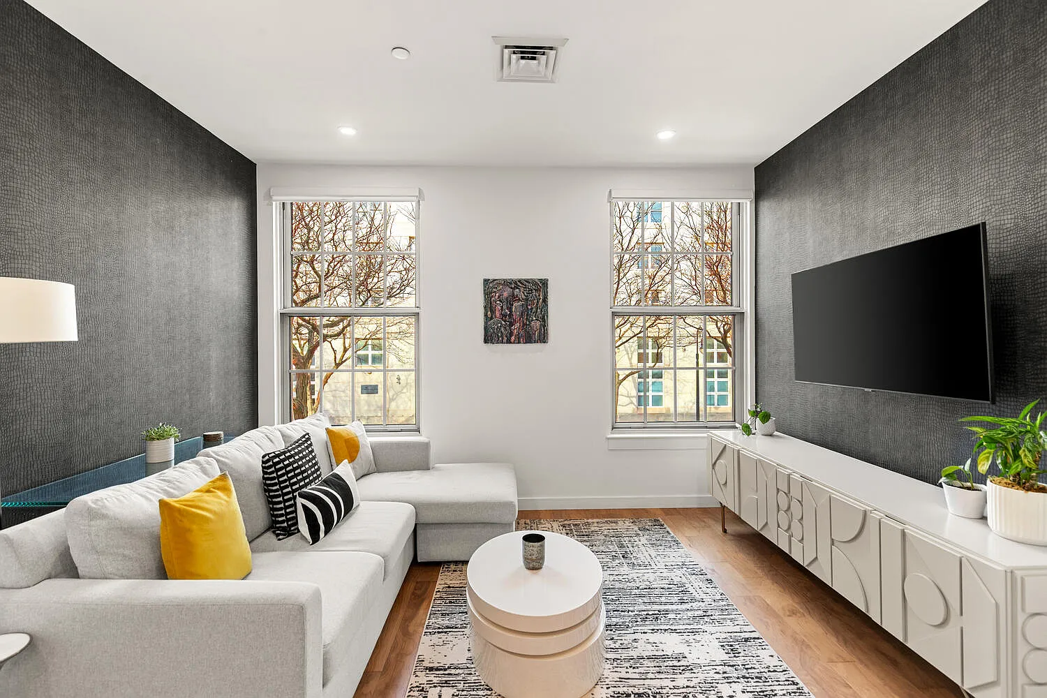 2 bed, 832 sqft, $4,995 — Photo 1