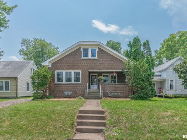 2127 W Locust St, Davenport, IA 52804