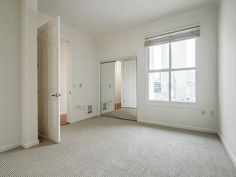 140 S Van Ness Ave #1131 — Photo 12