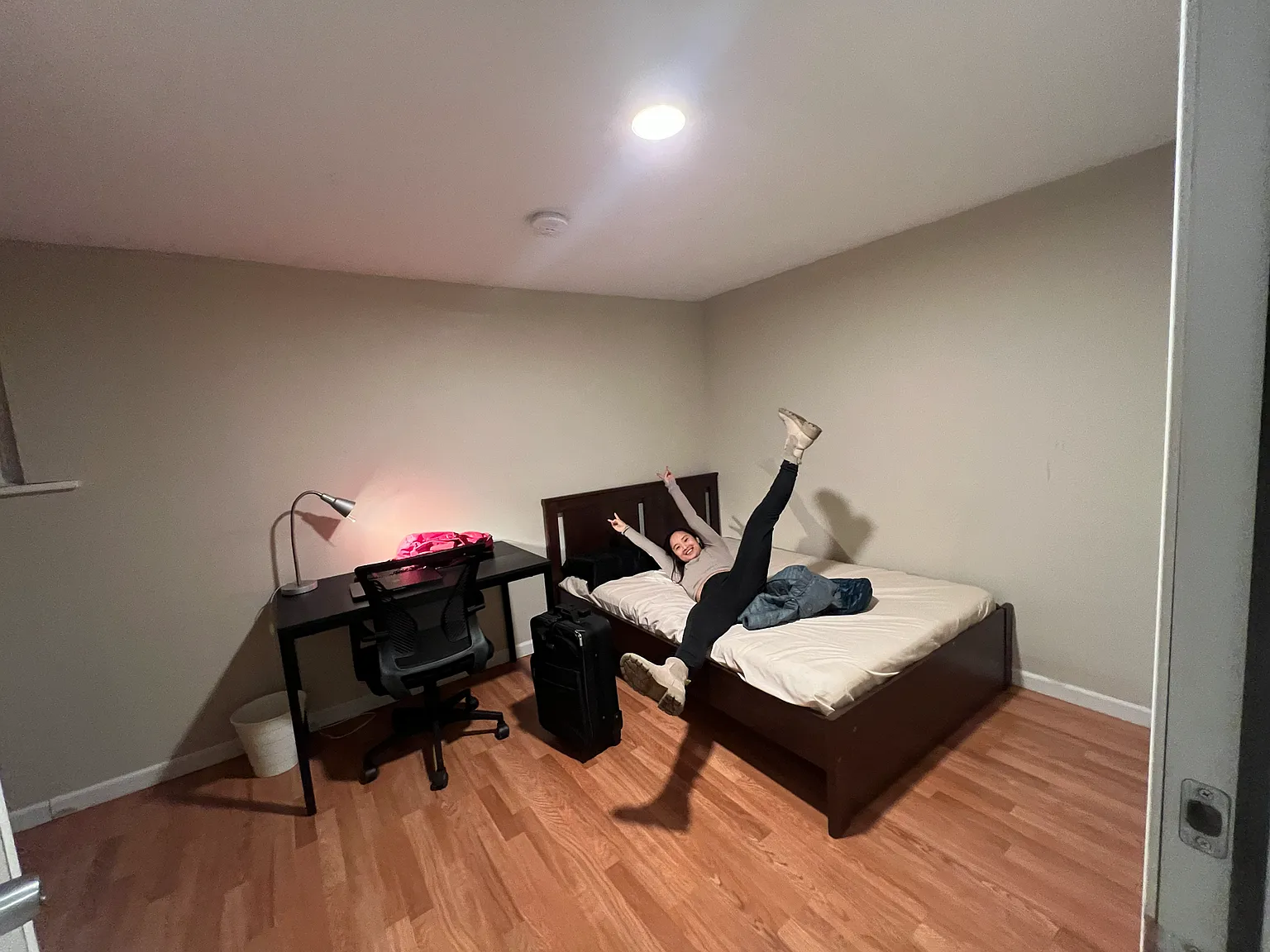 10 bed, 6790 sqft, $700 — Photo 1
