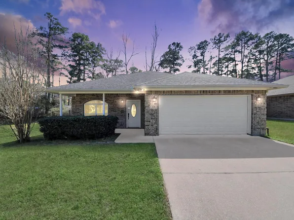 228 Green Leaf St, Huntsville, TX 77340