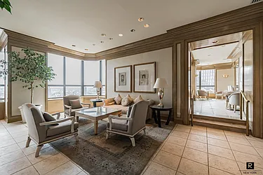 Rented by R New York