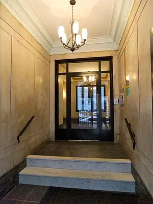 Sold by R New York | media 6