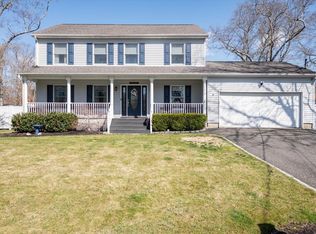 37 Wills Ave, Mastic, NY 11950