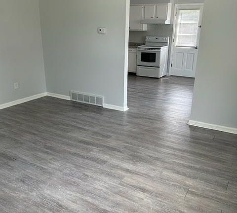 view living room to kitchen