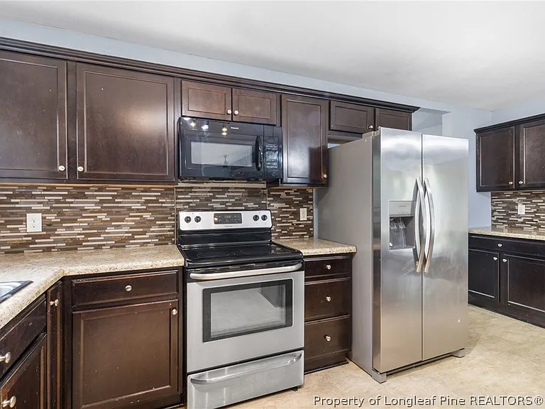 1907 Martindale Dr — Photo 12