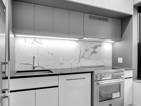 3rd image of 145 Henry St #6D