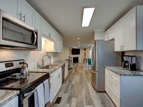 4th image of 8811 Ashton Ct