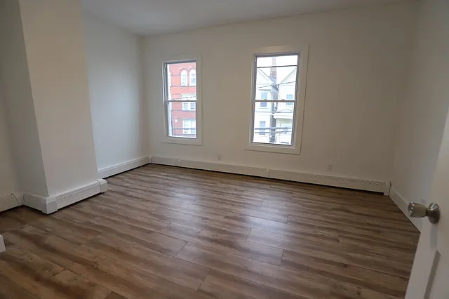 2 bed, $1,900 — Photo 4