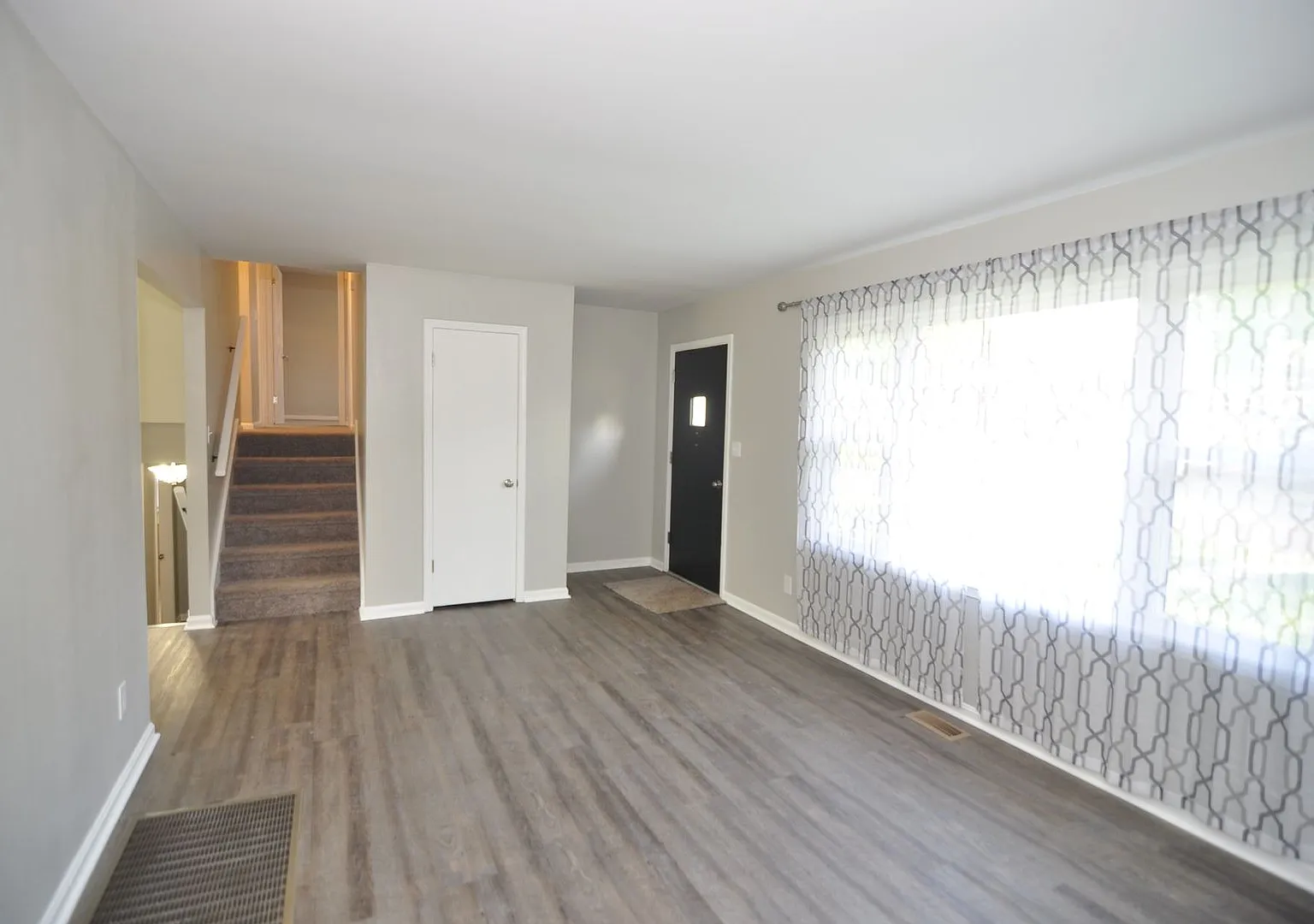 Broadview 2816 — Photo 3