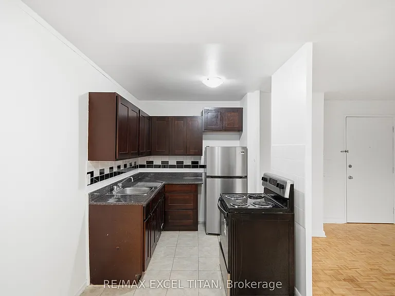 4 Hill Heights Rd #305 — Photo 16